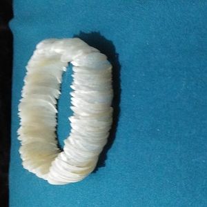 White Shell bracelet
